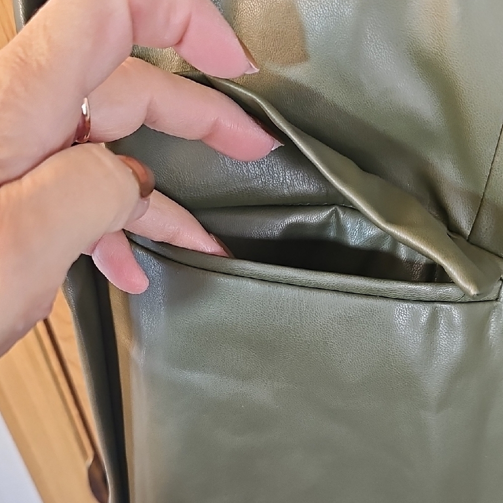 Elegant Olive Women's Blazer - Picture 7 of 11